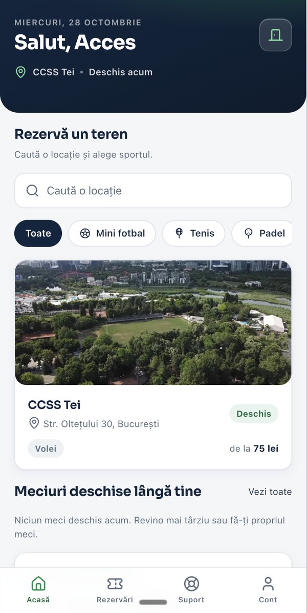 Aplicația de jucător PlayPass, tab-ul Acasă: căutare de baze cu filtre pe sport, un card de bază cu fotografie, adresă și preț de pornire, plus secțiunea de meciuri deschise lângă tine